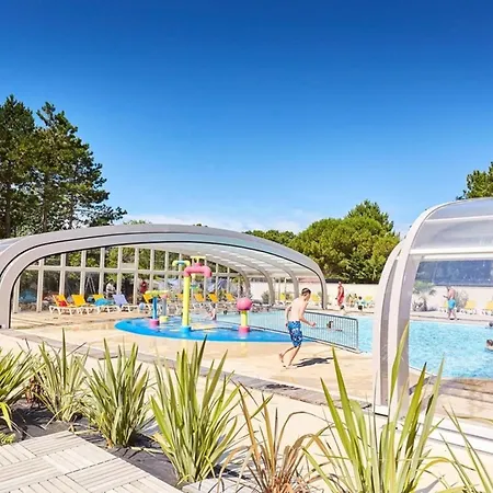 Mobile - 3 Beds - Family Pools *