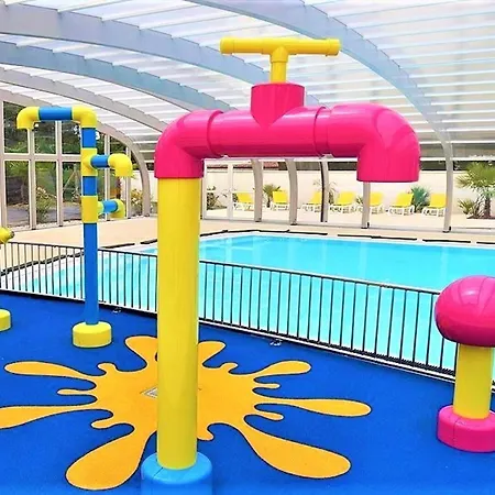 Mobile - 3 Beds - Family Pools