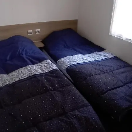 Mobile - 3 Beds - Family Pools