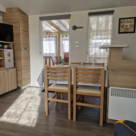 Mobile - 3 Beds - Family Pools Vakantiehuis *