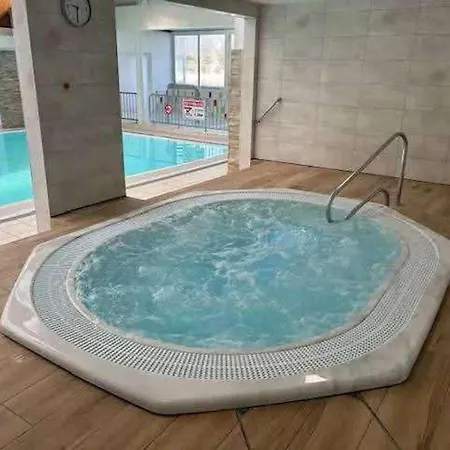 Mobile - 3 Beds - Family Pools