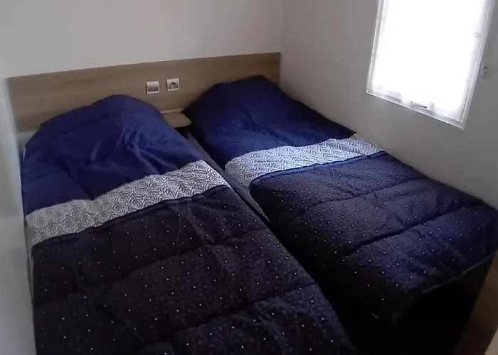 Mobile - 3 Beds - Family Pools