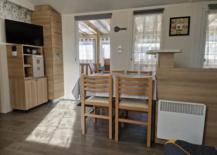 Mobile - 3 Beds - Family Pools 度假居 *