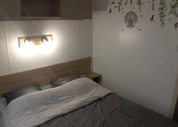 Mobile - 3 Beds - Family Pools *